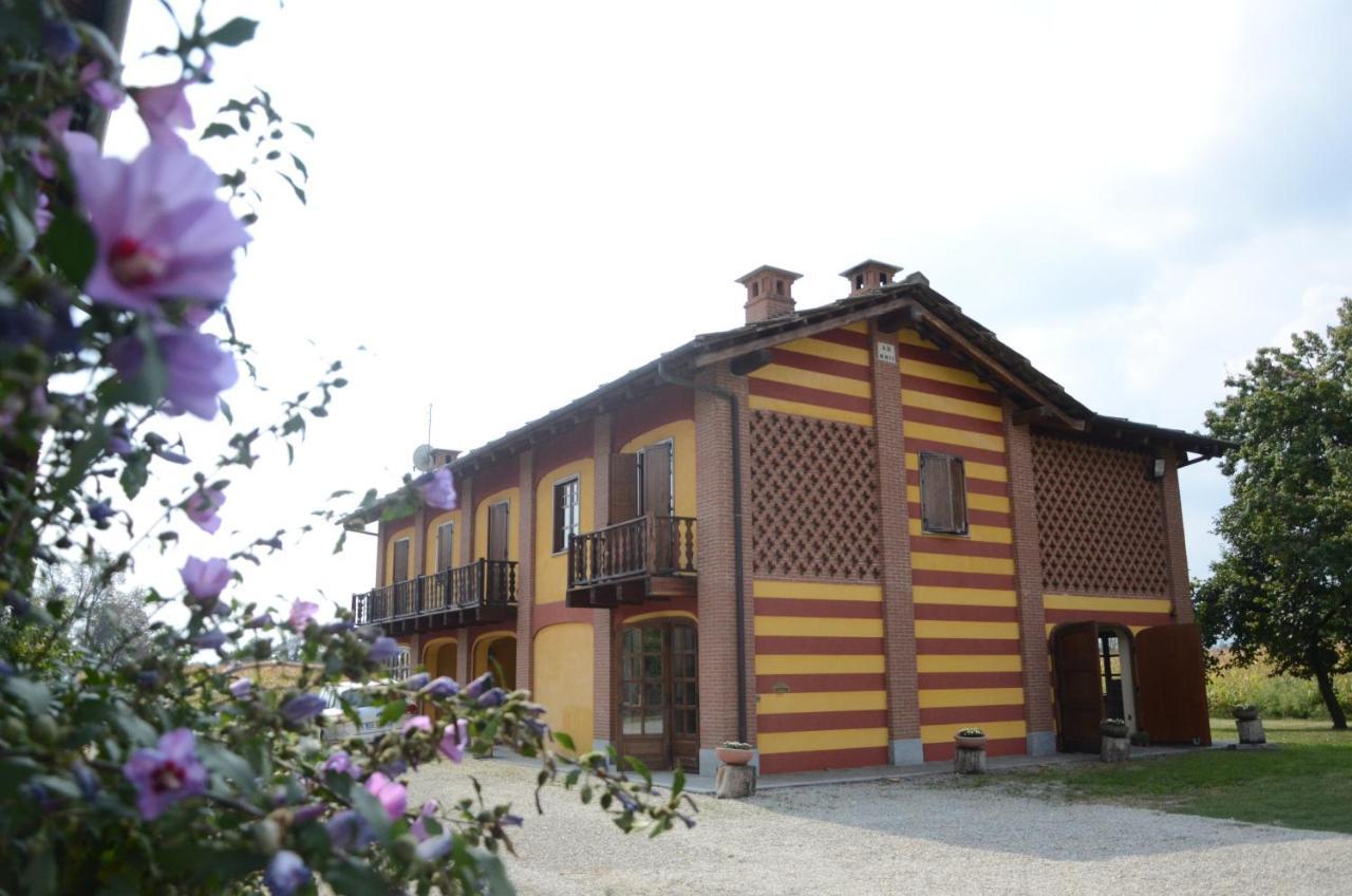 B&B Il Castelletto Pinerolo Bagian luar foto