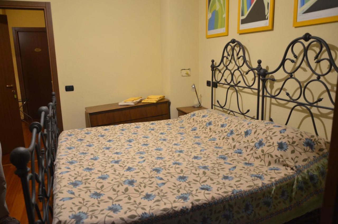 B&B Il Castelletto Pinerolo Bagian luar foto